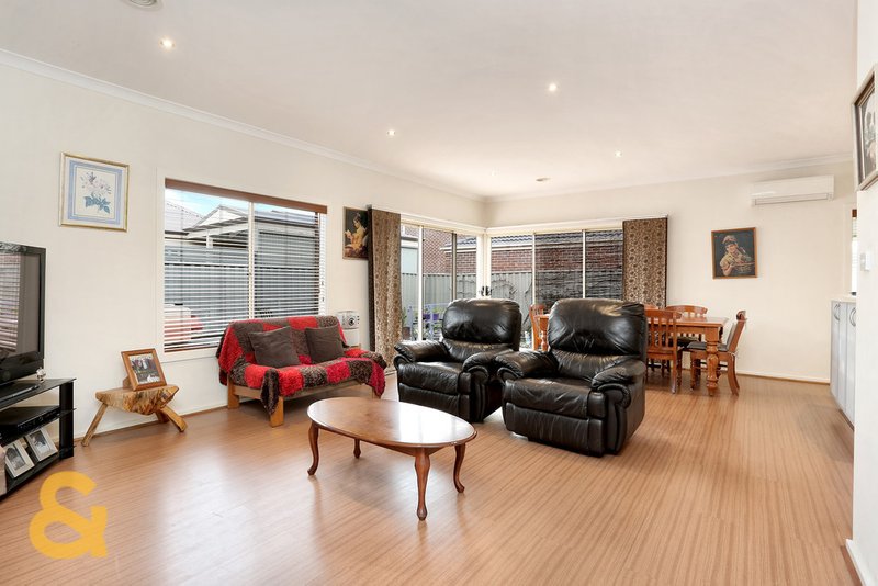 Photo - 2 Treasury Place, Craigieburn VIC 3064 - Image 5