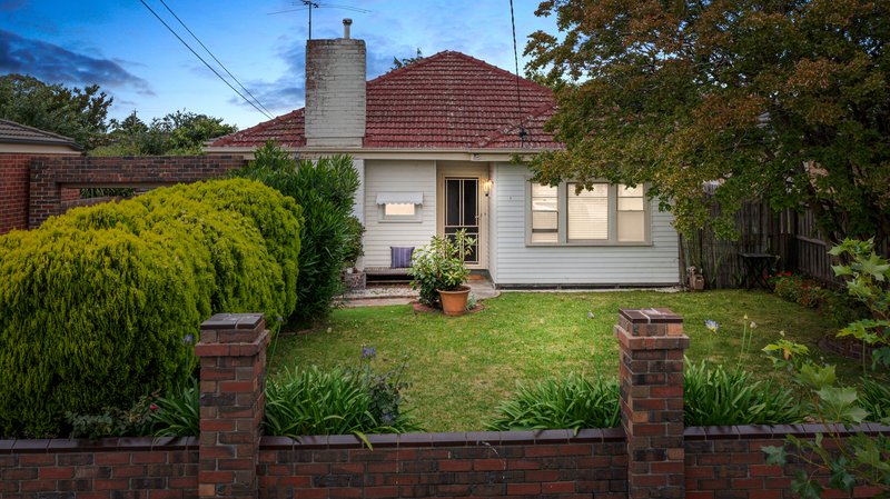 2 Treesbank Avenue, Springvale VIC 3171