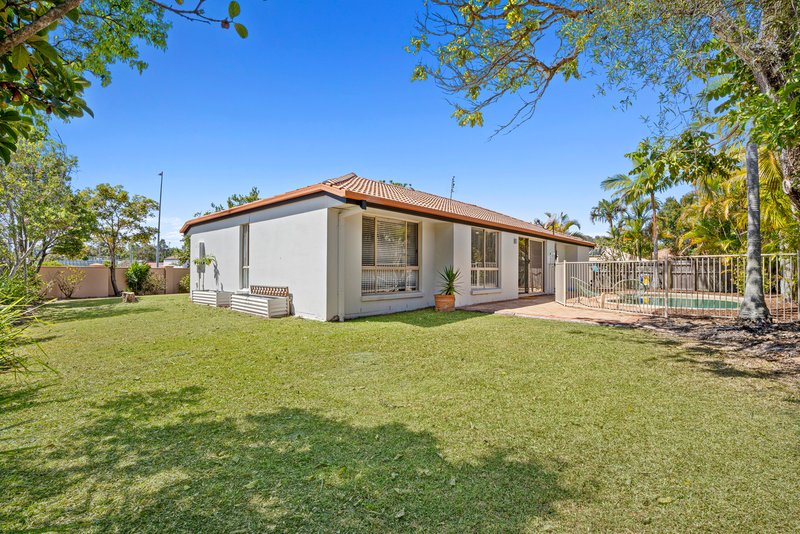 Photo - 2 Trentham Court, Parkwood QLD 4214 - Image 15