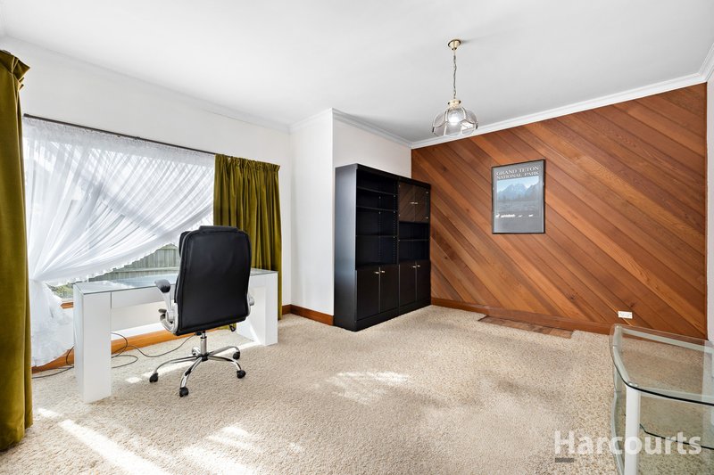 Photo - 2 Tresswell Avenue, Newborough VIC 3825 - Image 6