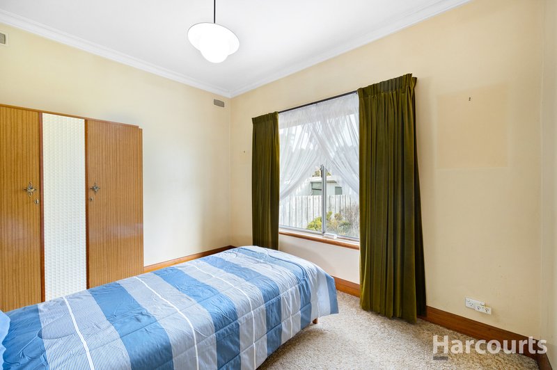 Photo - 2 Tresswell Avenue, Newborough VIC 3825 - Image 7