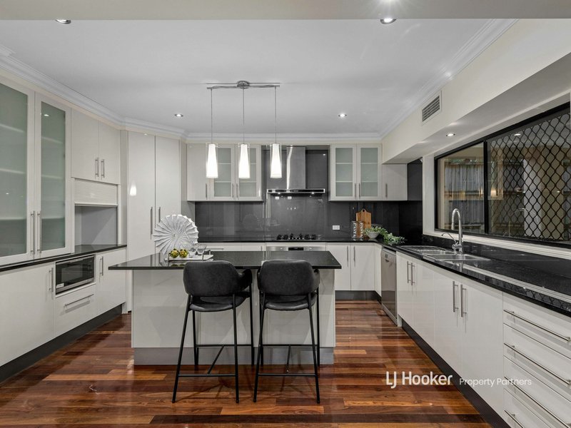 Photo - 2 Trevi Close, Eight Mile Plains QLD 4113 - Image 4