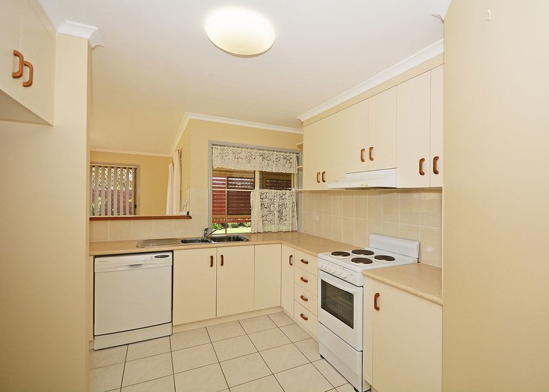 Photo - 2 Trevnielsen Court, Torquay QLD 4655 - Image 4