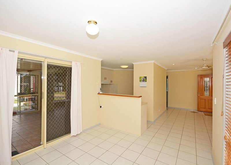 Photo - 2 Trevnielsen Court, Torquay QLD 4655 - Image 16