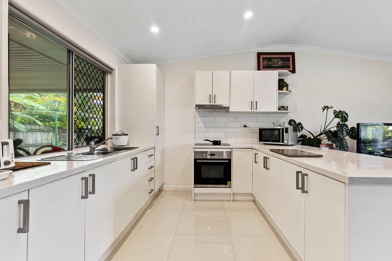 Photo - 2 Troon Court, Tewantin QLD 4565 - Image 10