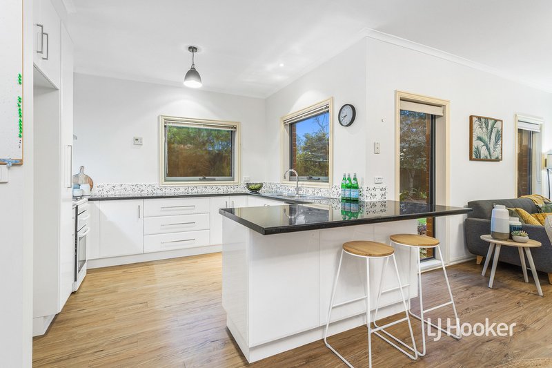 Photo - 2 Truganina Avenue, Seabrook VIC 3028 - Image 5