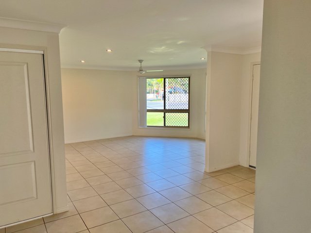 Photo - 2 Tuckeroo Place, Mulambin QLD 4703 - Image 2