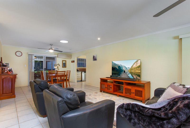 Photo - 2 Tulip Street, Daisy Hill QLD 4127 - Image 13