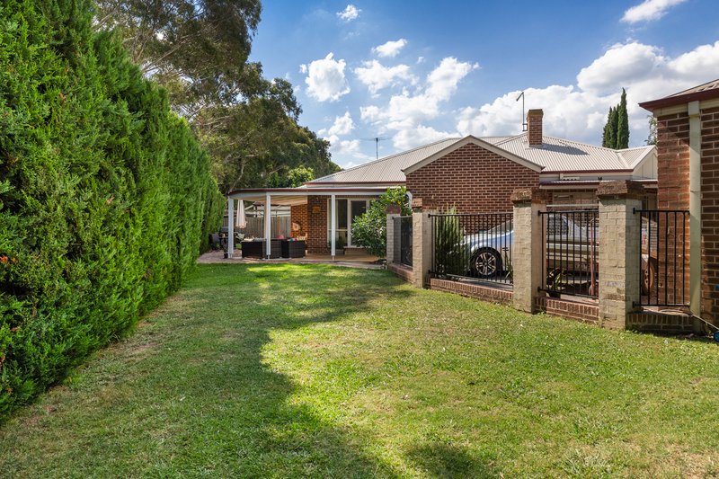 Photo - 2 Tumut Court, Berwick VIC 3806 - Image 16