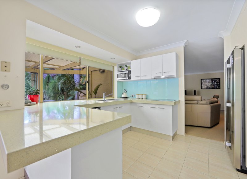 Photo - 2 Turnberry Court, Robina QLD 4226 - Image 3