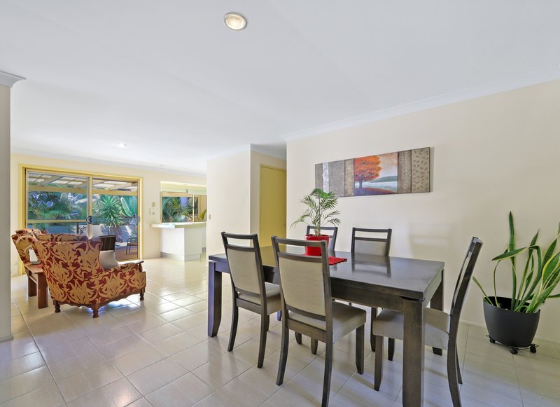 Photo - 2 Turnberry Court, Robina QLD 4226 - Image 10