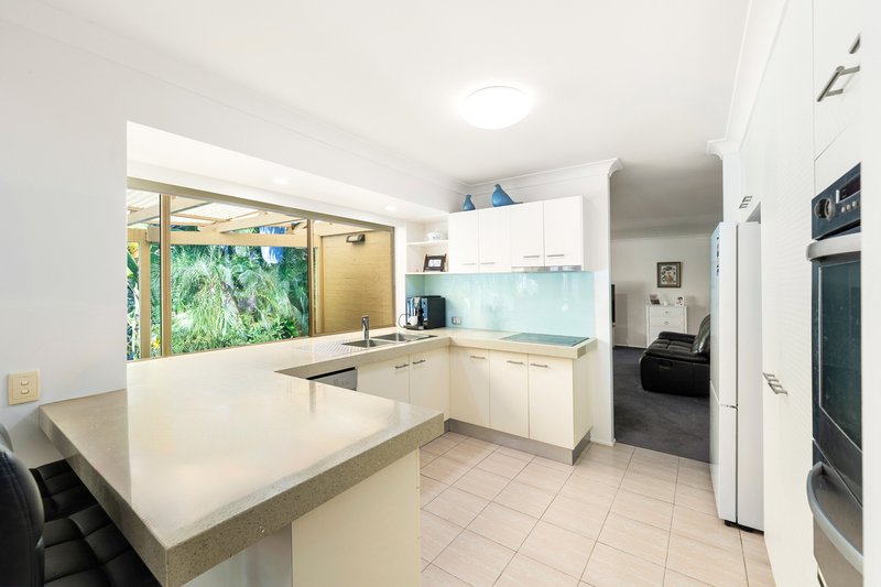 Photo - 2 Turnberry Court, Robina QLD 4226 - Image 6