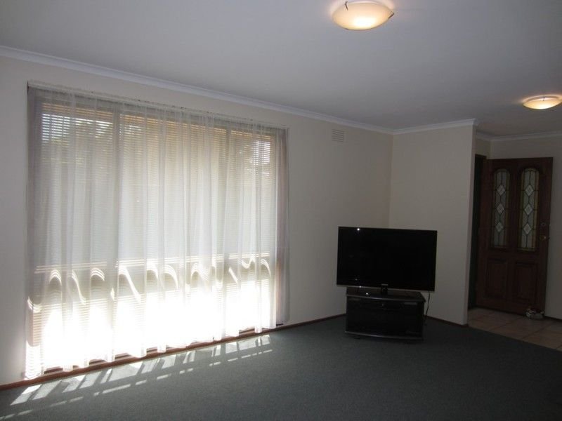 Photo - 2 Twofold Place, Dingley Village VIC 3172 - Image 4