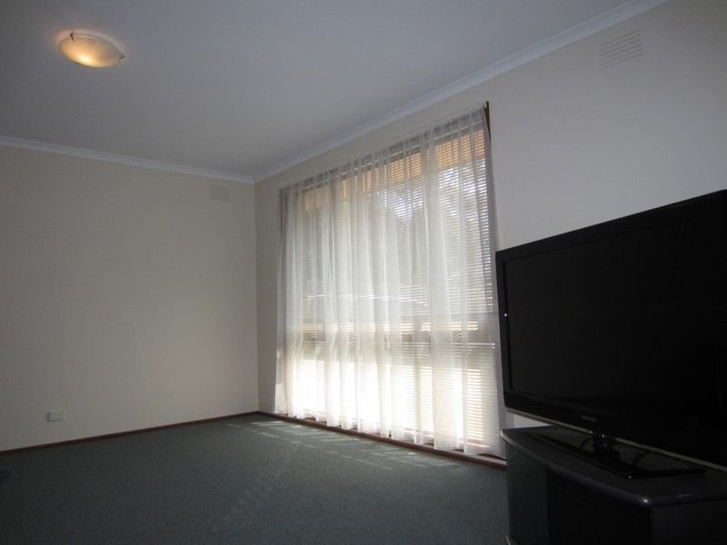 Photo - 2 Twofold Place, Dingley Village VIC 3172 - Image 5