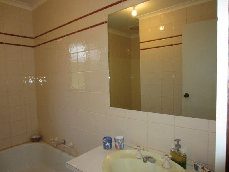 Photo - 2 Twofold Place, Dingley Village VIC 3172 - Image 7