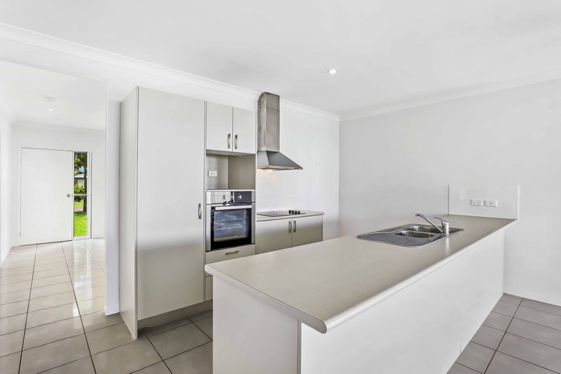 Photo - 2 Tyenna Close, Bentley Park QLD 4869 - Image 4