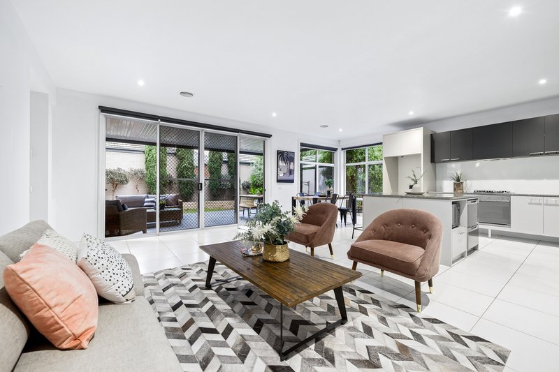 Photo - 2 Unley Place, Mulgrave VIC 3170 - Image 4