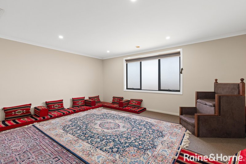 Photo - 2 Upthorpe Way, Mickleham VIC 3064 - Image 4