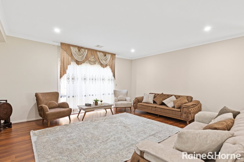 Photo - 2 Upthorpe Way, Mickleham VIC 3064 - Image 8