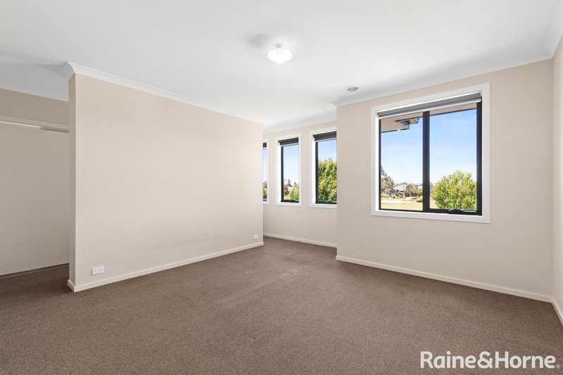 Photo - 2 Upthorpe Way, Mickleham VIC 3064 - Image 11