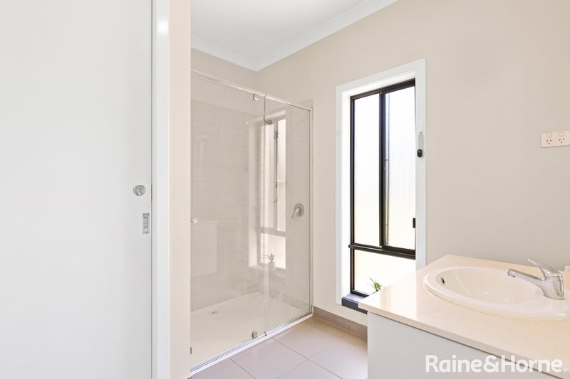 Photo - 2 Upthorpe Way, Mickleham VIC 3064 - Image 18