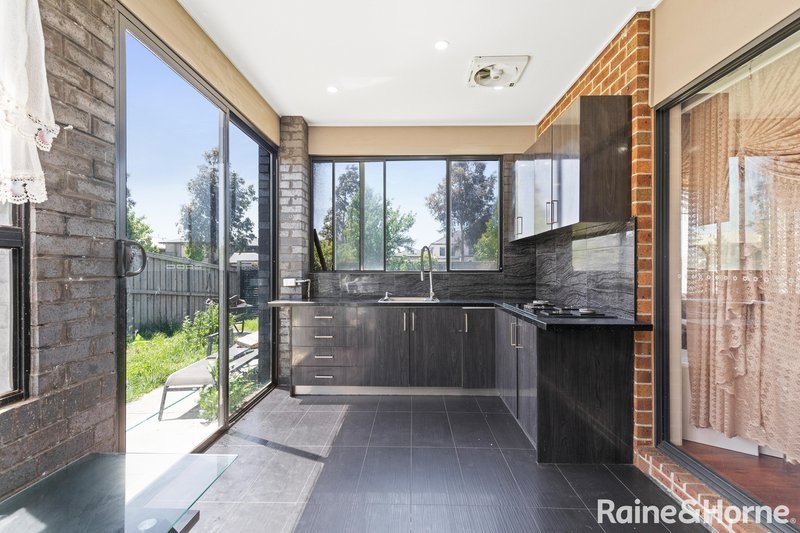 Photo - 2 Upthorpe Way, Mickleham VIC 3064 - Image 21