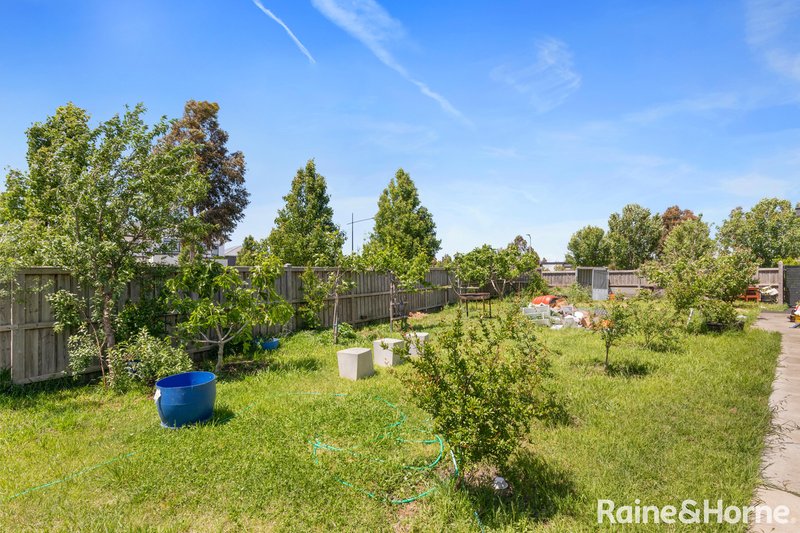 Photo - 2 Upthorpe Way, Mickleham VIC 3064 - Image 22