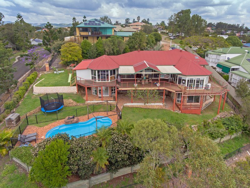 2 Valerie Close, Edens Landing QLD 4207