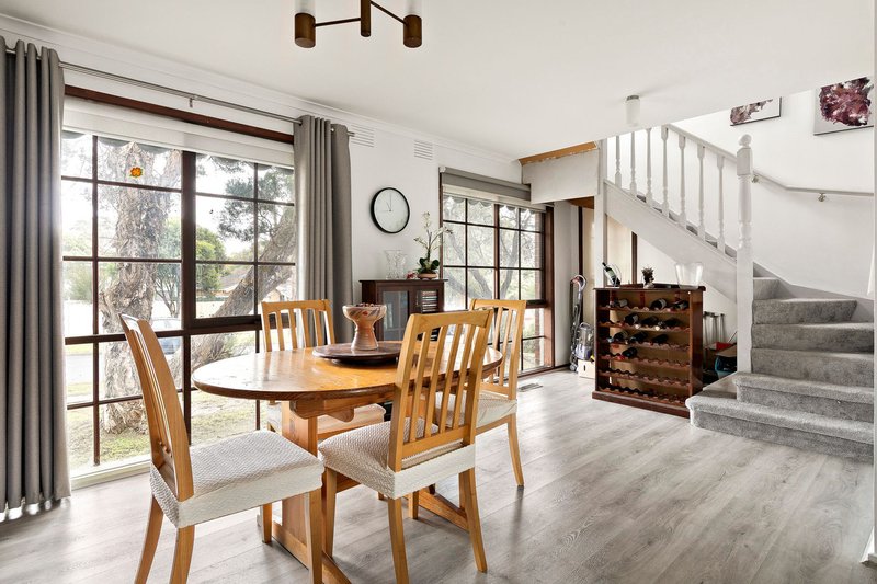 Photo - 2 Valley Road, Frankston VIC 3199 - Image 5
