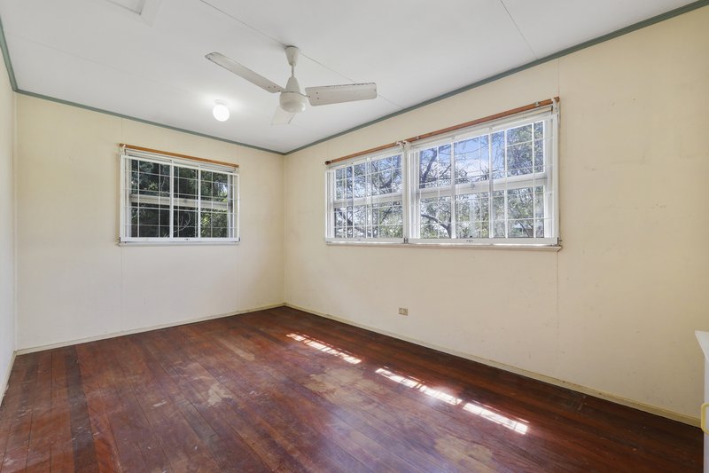 Photo - 2 Valnay Street, Aspley QLD 4034 - Image 12