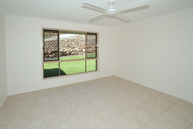 Photo - 2 Vanderspek Place, Frenchville QLD 4701 - Image 3