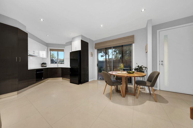 Photo - 2 Vasey Avenue, Lalor VIC 3075 - Image 7