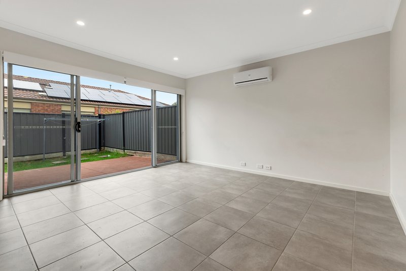 Photo - 2 Vedro Road, Craigieburn VIC 3064 - Image 2