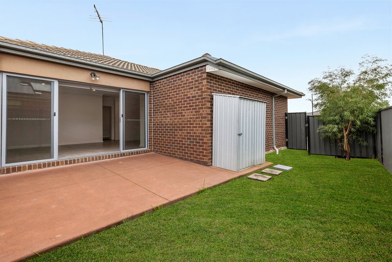 Photo - 2 Vedro Road, Craigieburn VIC 3064 - Image 11