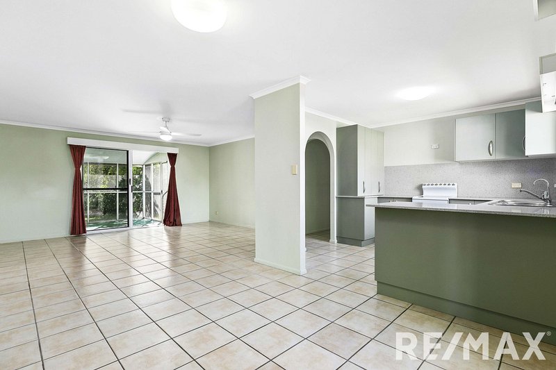 Photo - 2 Venice Court, Point Vernon QLD 4655 - Image 4