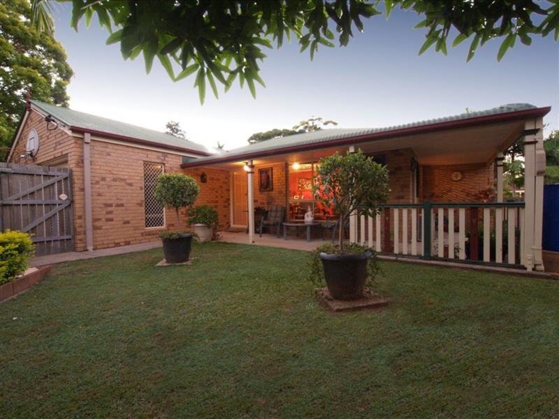 2 Verdon , Petrie QLD 4502