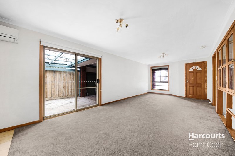 Photo - 2 Verity Court, Altona Meadows VIC 3028 - Image 3