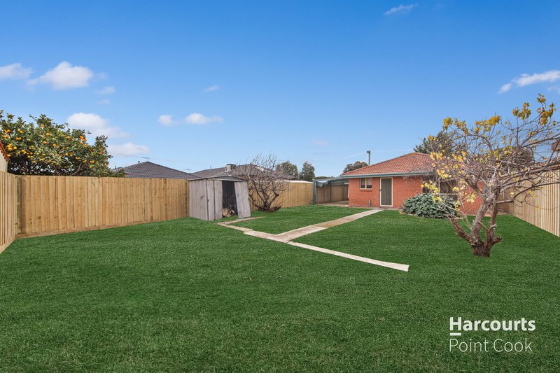 Photo - 2 Verity Court, Altona Meadows VIC 3028 - Image 11