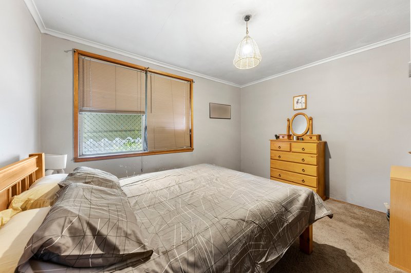 Photo - 2 Vermont Avenue, Corio VIC 3214 - Image 4