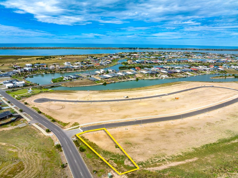 Photo - 2 Victoria Parade, Hindmarsh Island SA 5214 - Image 3