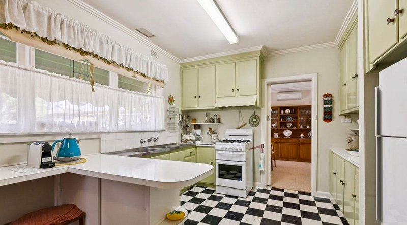 Photo - 2 Vincent Street, Mulgrave VIC 3170 - Image 5