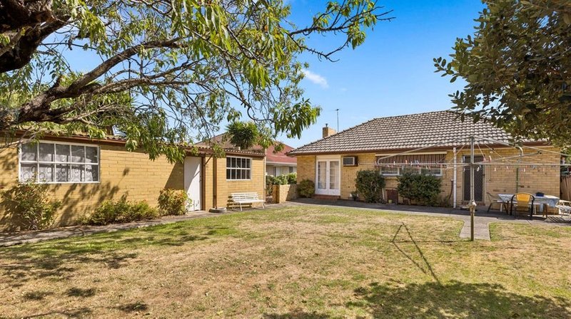 Photo - 2 Vincent Street, Mulgrave VIC 3170 - Image 11