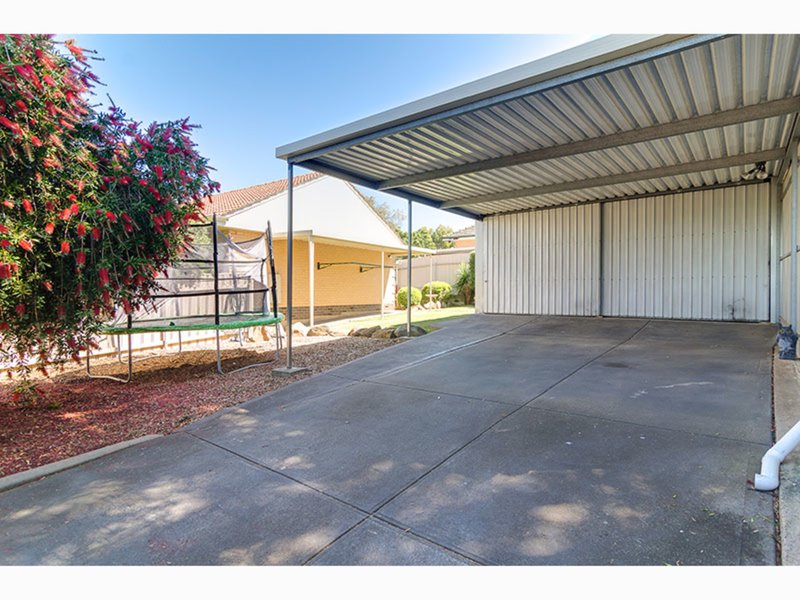 Photo - 2 Vine Street, Morphett Vale SA 5162 - Image 2