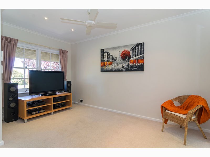 Photo - 2 Vine Street, Morphett Vale SA 5162 - Image 11