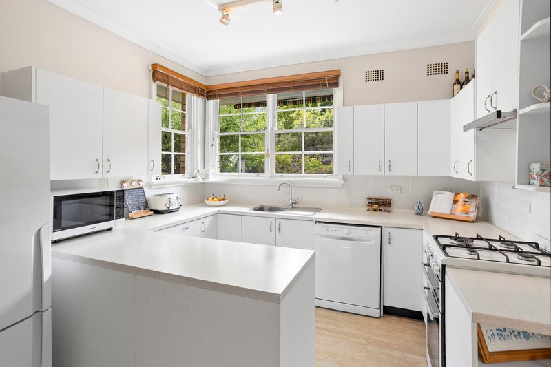 Photo - 2 Vines Avenue, Forestville NSW 2087 - Image 6