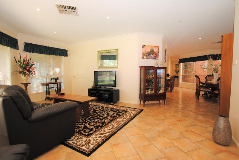 Photo - 2 Violi Drive, Lake Wyangan NSW 2680 - Image 4