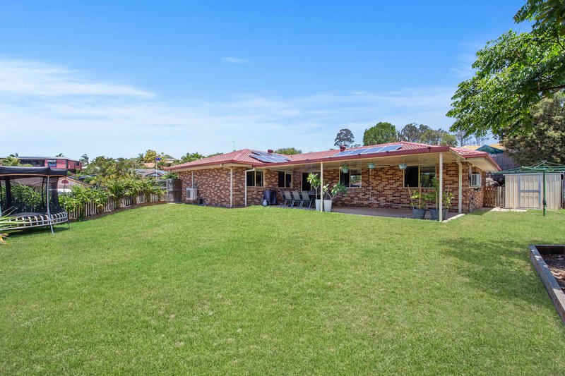 Photo - 2 Violin Place, Arana Hills QLD 4054 - Image 11