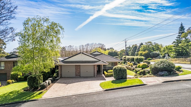 Photo - 2 Vivienne Avenue, Mount Gambier SA 5290 - Image 2