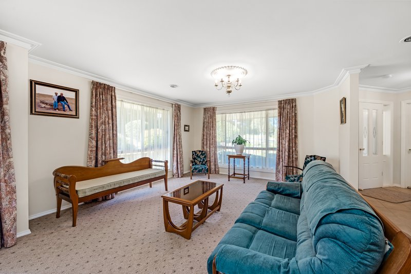 Photo - 2 Vivienne Avenue, Mount Gambier SA 5290 - Image 5