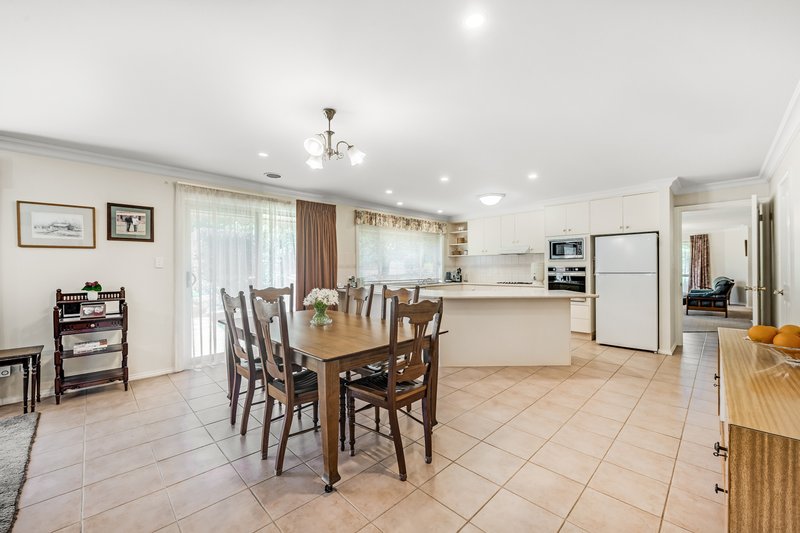 Photo - 2 Vivienne Avenue, Mount Gambier SA 5290 - Image 9